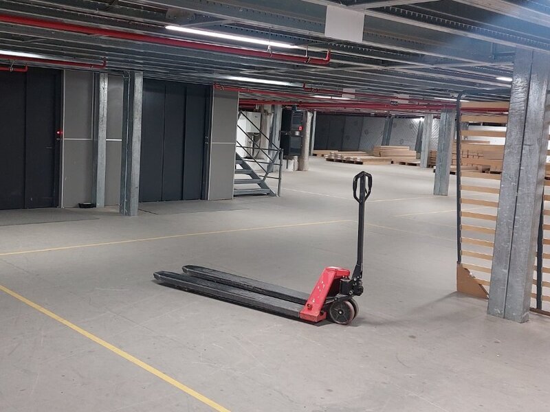 Vanzare baza logistica Bulgaria - Sofia, satul Stolnik, comuna Elin Pelin