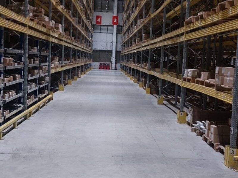 Vanzare baza logistica Bulgaria - Sofia, satul Stolnik, comuna Elin Pelin