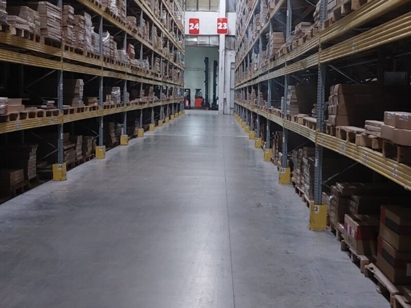 Vanzare baza logistica Bulgaria - Sofia, satul Stolnik, comuna Elin Pelin