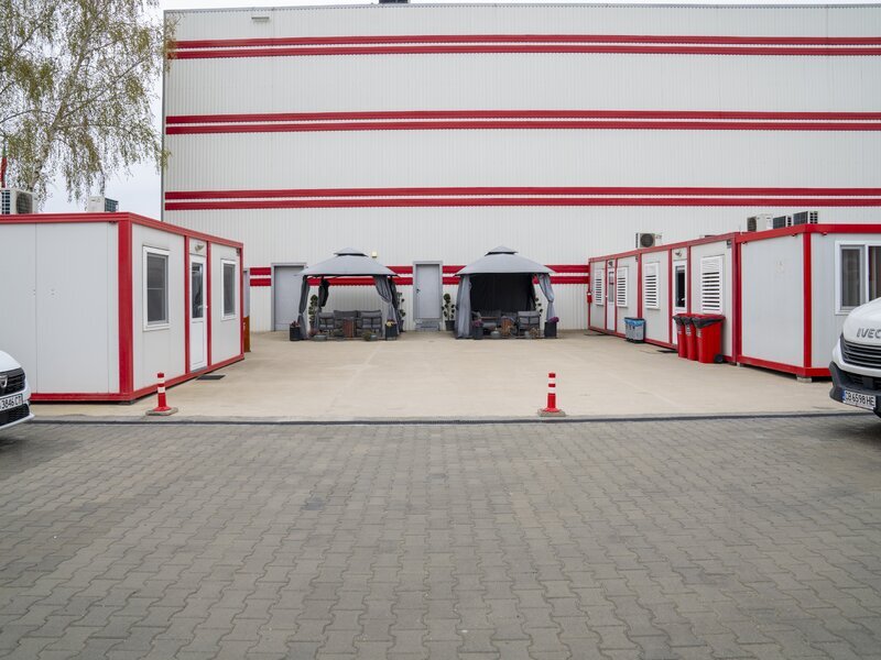 Vanzare baza logistica Bulgaria - Sofia, satul Stolnik, comuna Elin Pelin