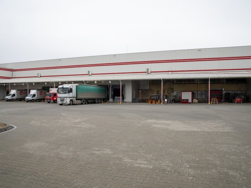 Vanzare baza logistica Bulgaria - Sofia, satul Stolnik, comuna Elin Pelin